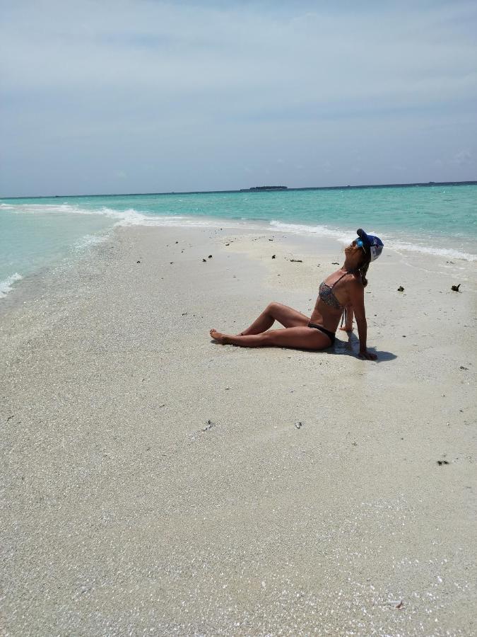 Ninos K.guraidhoo Pensiune *